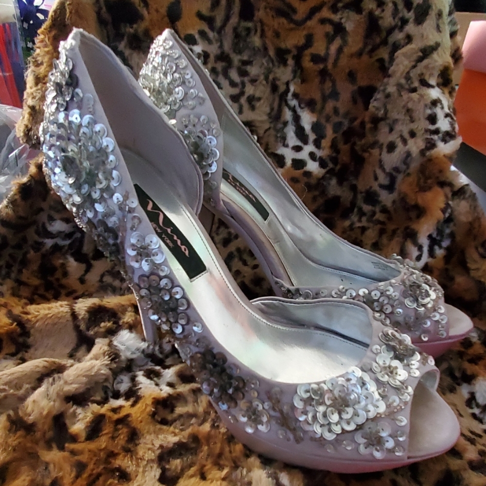 Heels - Picture 2 of 2